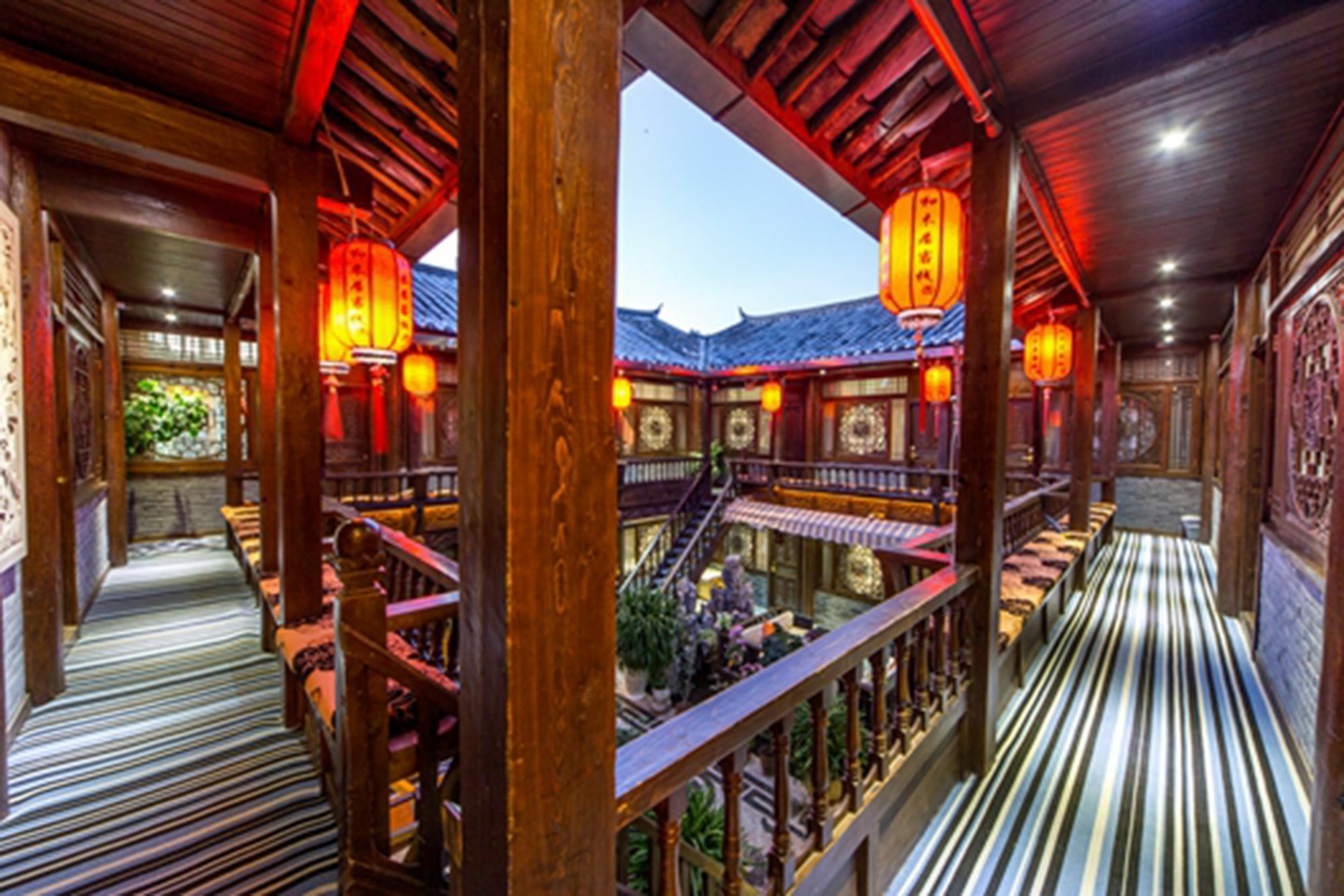 He Mu Ju Inn Zhongyi Branch Lijiang  Buitenkant foto